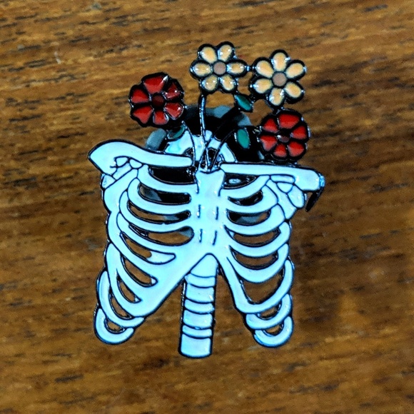 Accessories - Human Skeleton Ribs w/ Flowers Enamel Pin Badge Accessories - Human Skeleton Ribs w/ Flowers Enamel Pin Badge